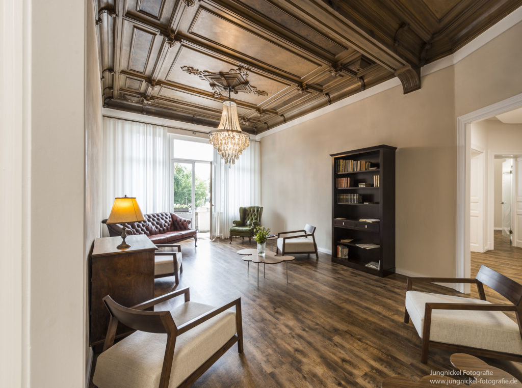 Logo-Design für die Firma xy