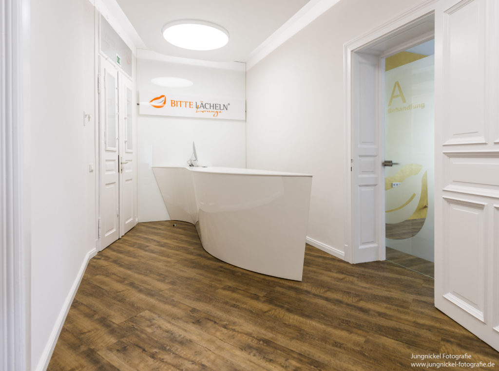 Logo-Design für die Firma xy